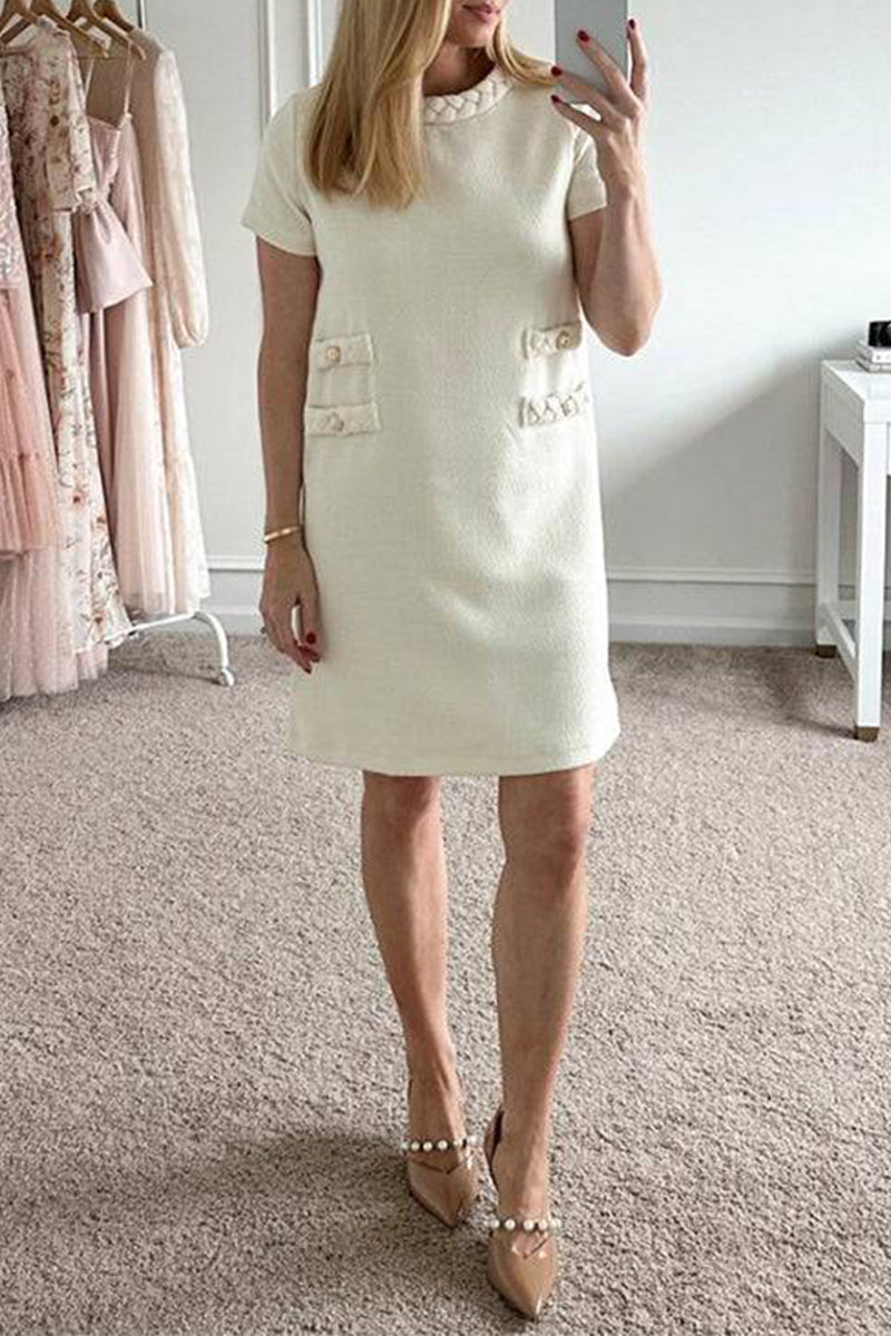 Well Tailored Dress with a Graceful Silhouette