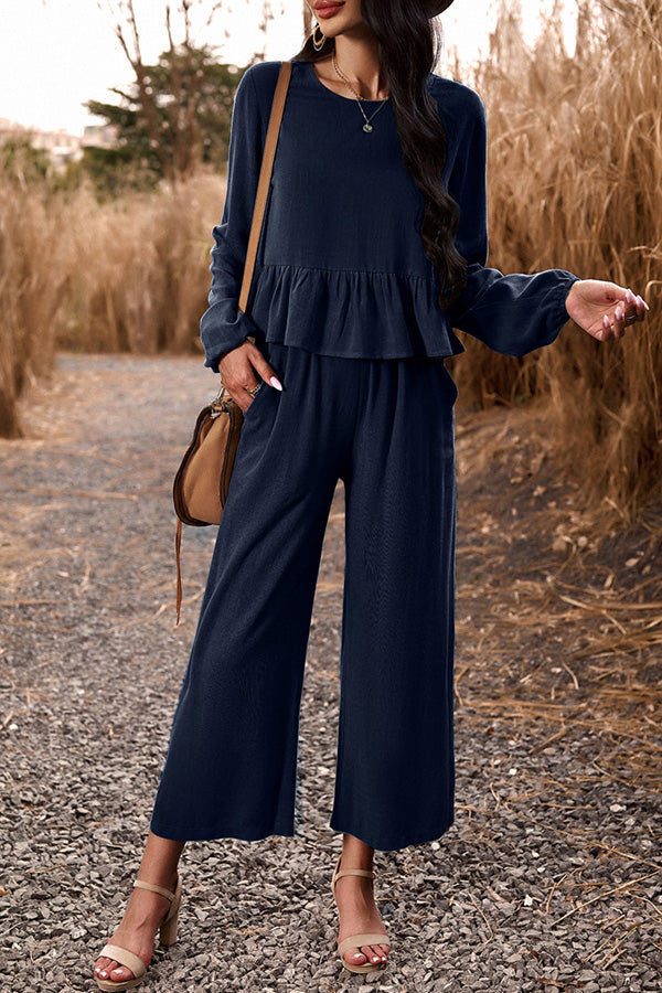 Well Tailored Trousers with a Graceful Silhouette