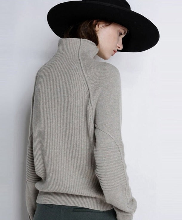 Effortlessly Elegant Sweater with a Timeless Design