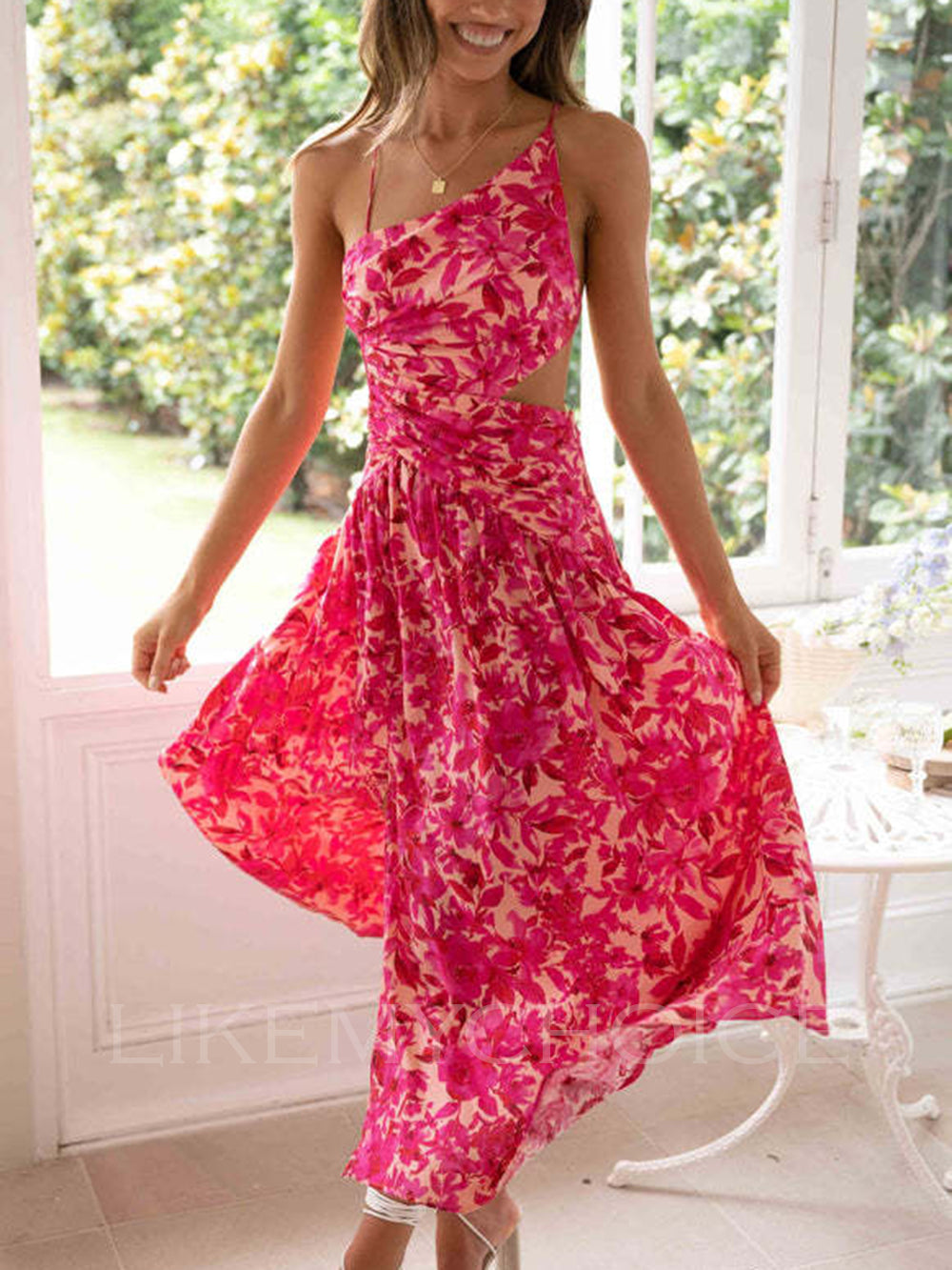 Classic Vintage & Enduringly Stylish Dress