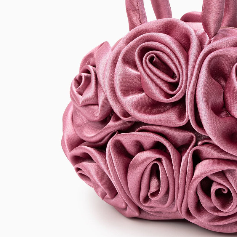 Beautifully Finished Bag in a Timeless Design