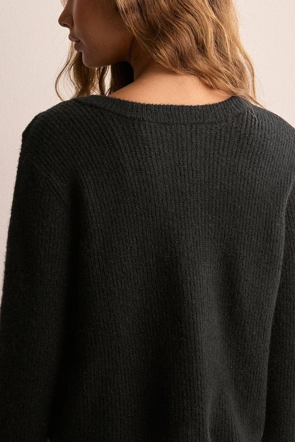 Effortlessly Elegant Cardigan with a Timeless Design
