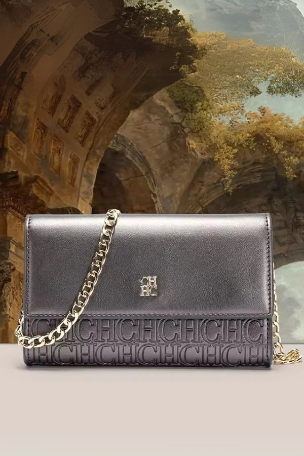 Beautifully Crafted Bag in a Classic Style