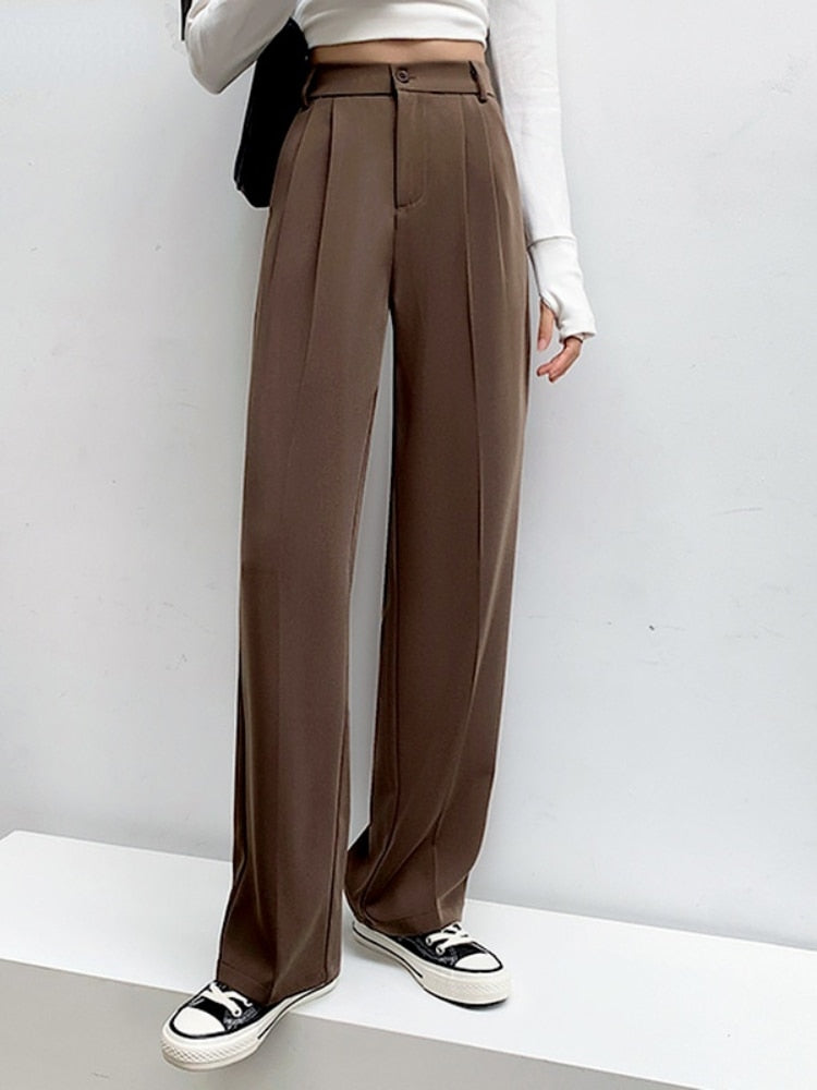 A Vintage Style Trousers with Delicate Timeless Details