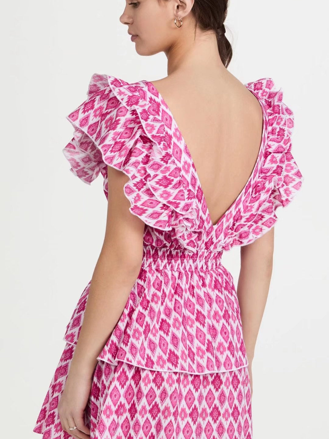 Well Tailored Dress with a Graceful Silhouette