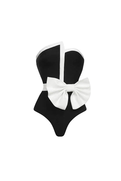 Well Tailored Swimsuit with a Graceful Silhouette