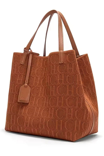 Sophisticated Bag with a Clean Classic Look