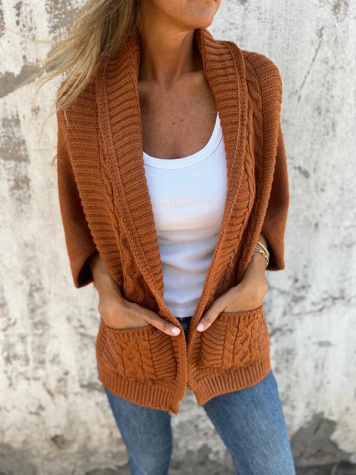 Effortlessly Elegant Cardigan with a Timeless Design