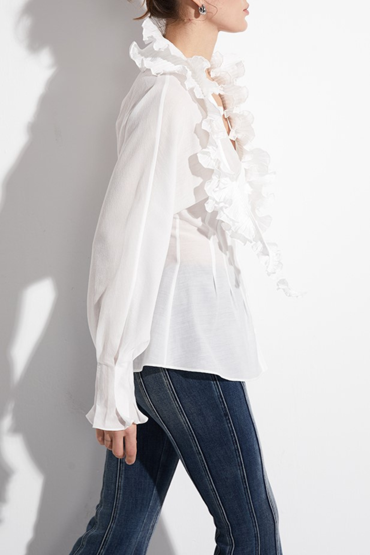 Effortlessly Elegant Shirt with a Timeless Design