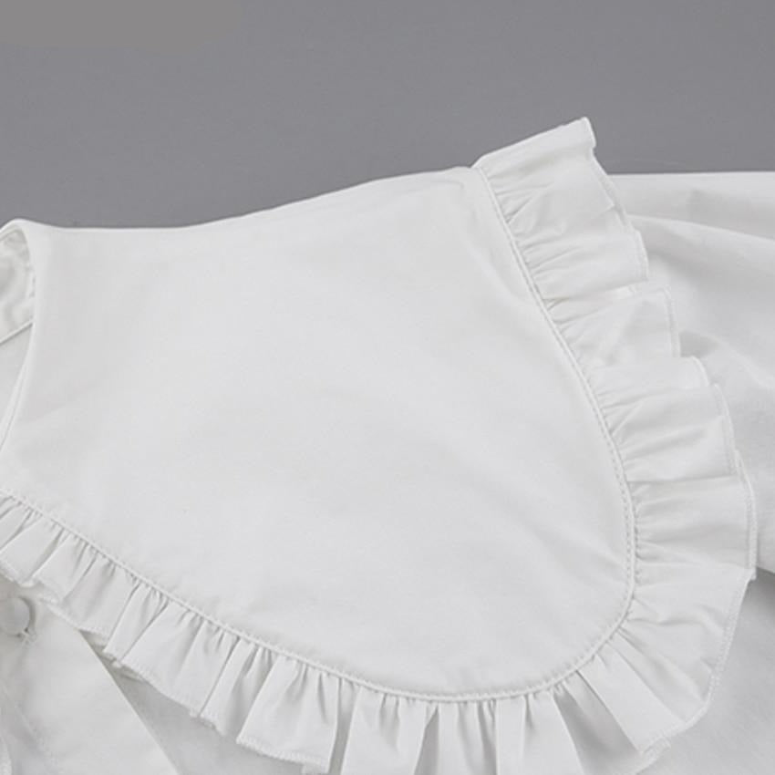 Classic Vintage Blouse with a Flattering Fit