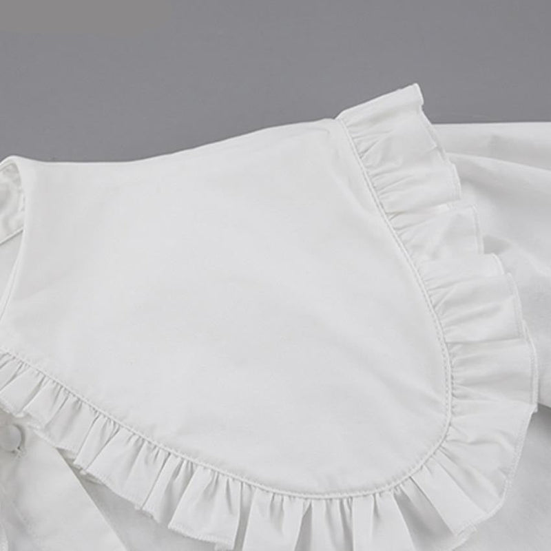 Classic Vintage Blouse with a Flattering Fit