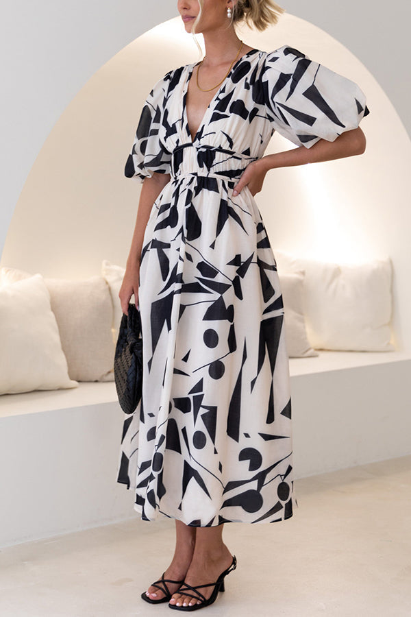 Well Tailored Dress with a Graceful Silhouette