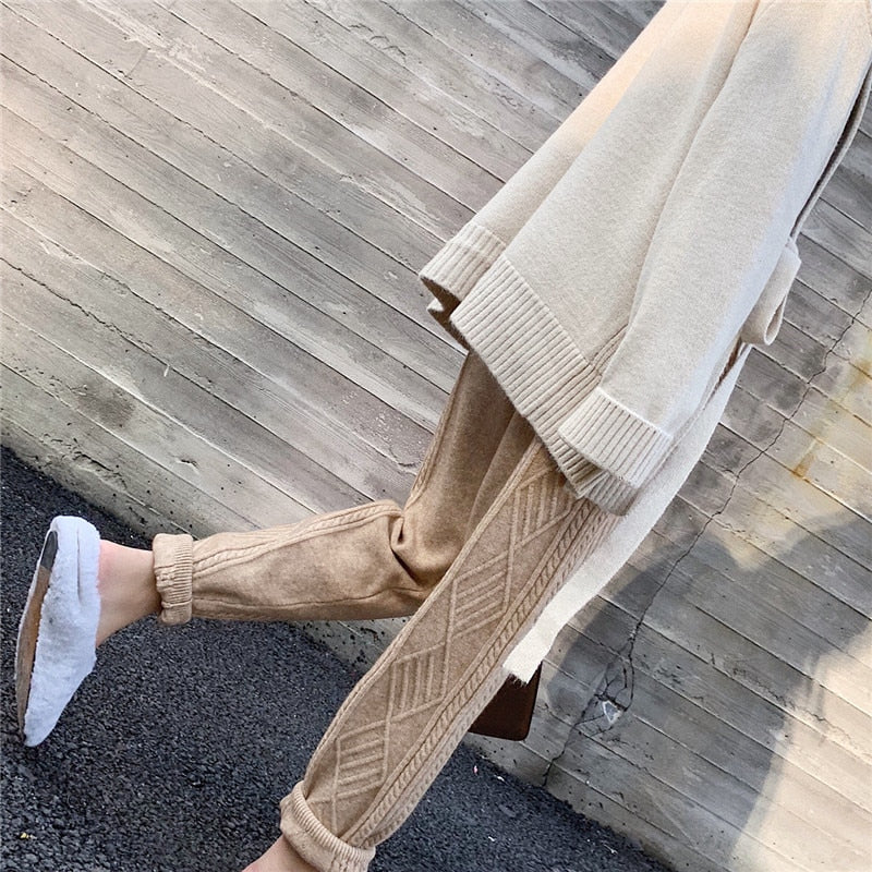 Well Tailored Pants with a Graceful Silhouette