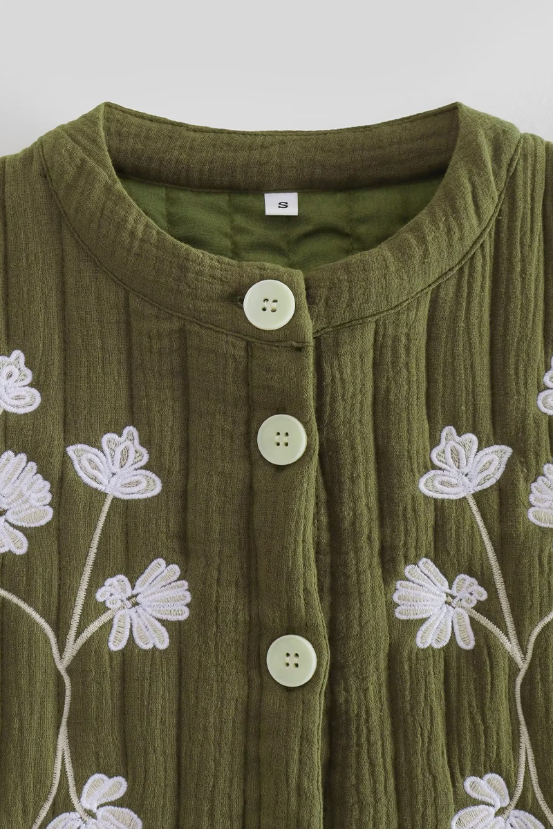 Beautifully Finished Top in a Timeless Design