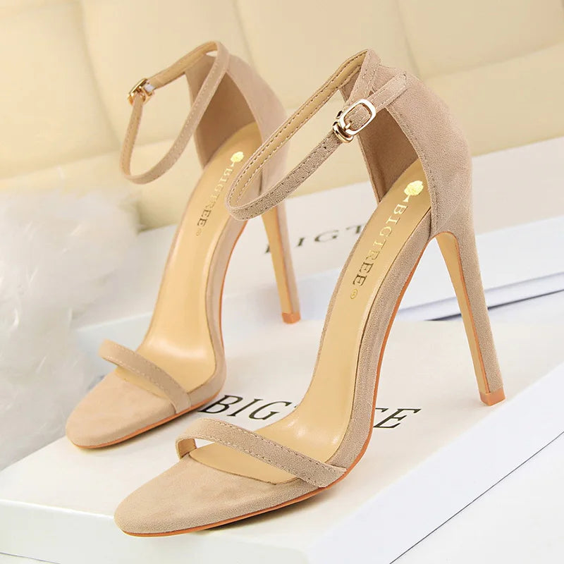 A Vintage Style Shoes with Delicate Timeless Details