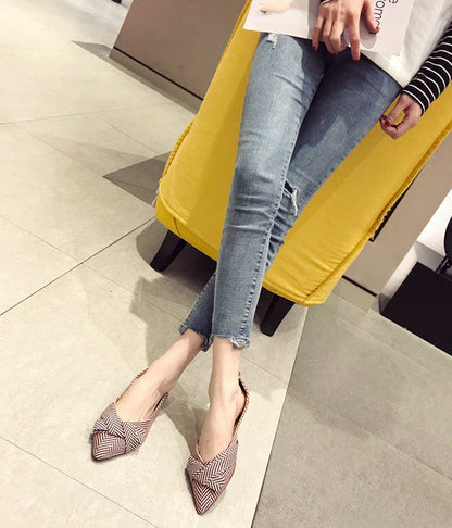 Effortlessly Elegant Shoes with a Timeless Design