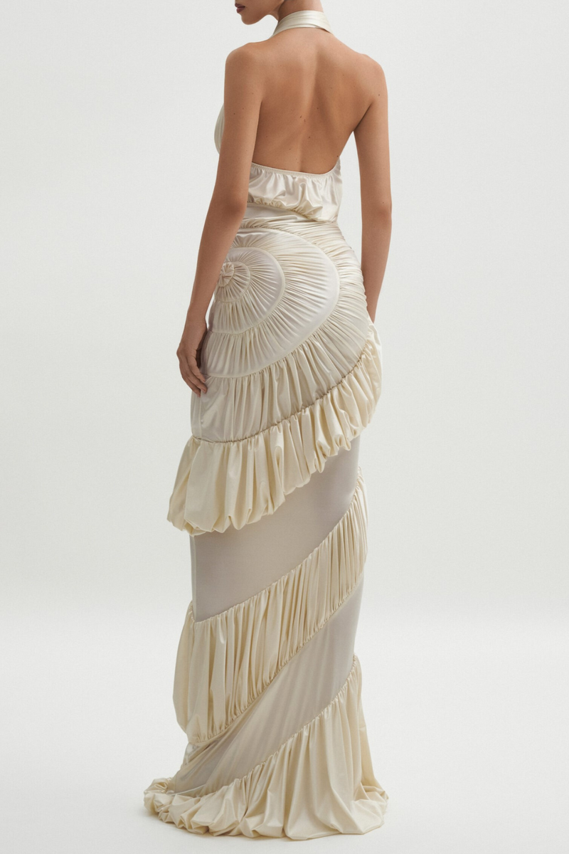 Well Tailored Dress with a Graceful Silhouette