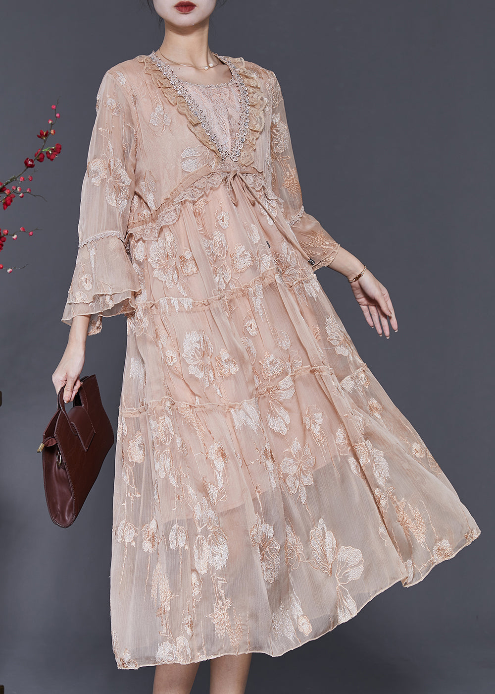 Effortlessly Elegant Dress with a Timeless Design