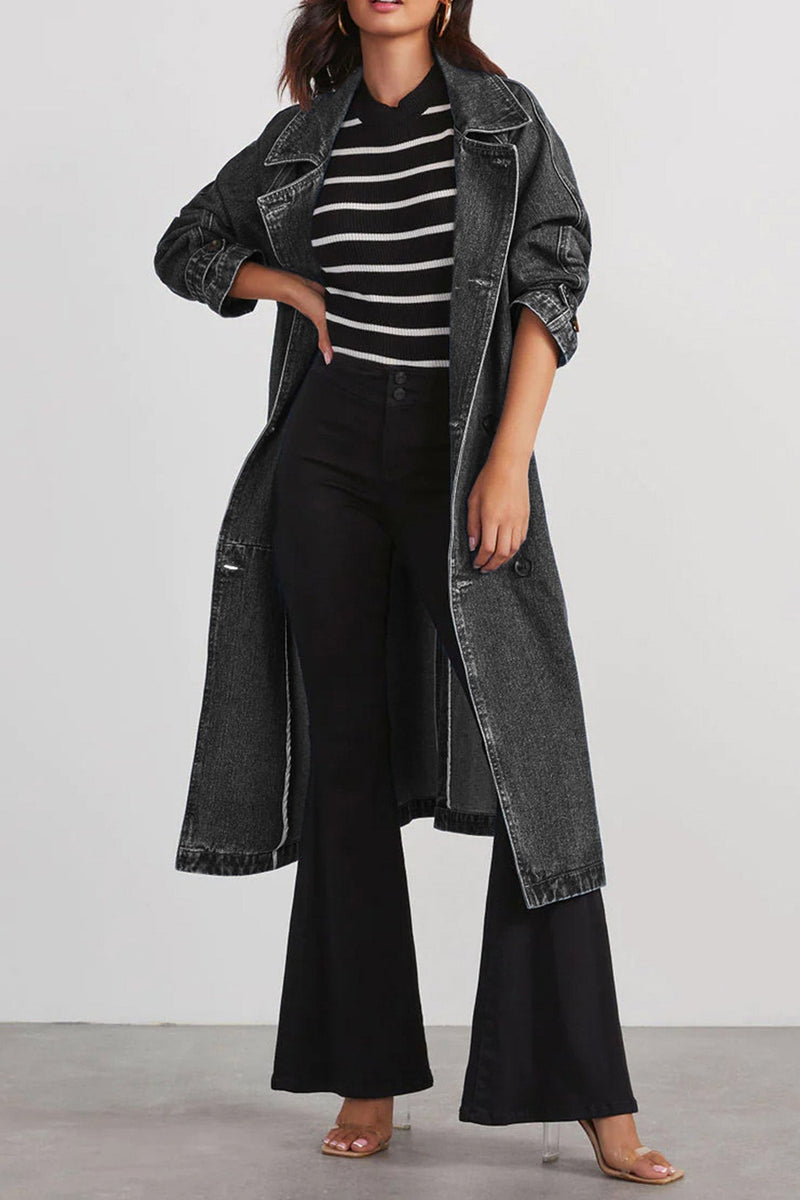 Beautifully Finished Coat in a Timeless Design