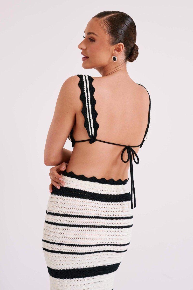 Gracefully Styled Garment for Any Occasion