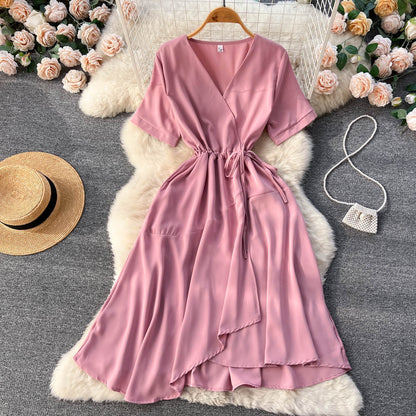 Effortlessly Elegant Dress with a Timeless Design