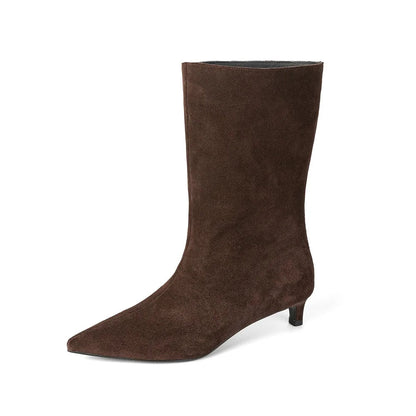 Effortlessly Elegant Boots with a Timeless Design