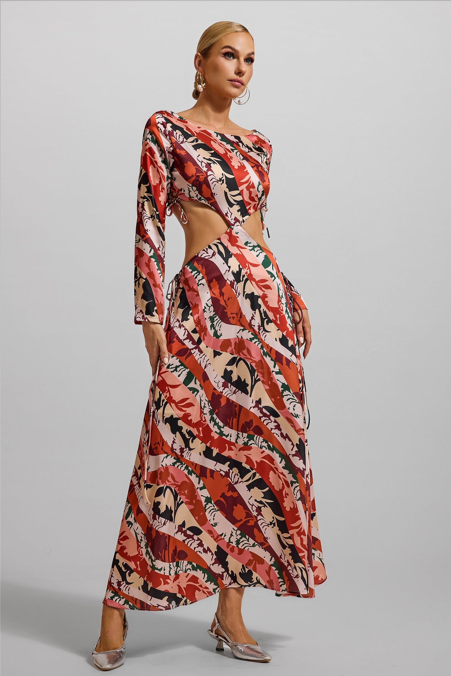 Effortlessly Elegant Dress with a Timeless Design
