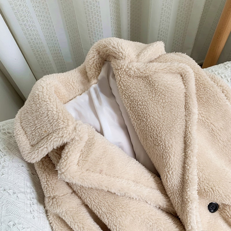 Gracefully Styled Coat for Any Occasion