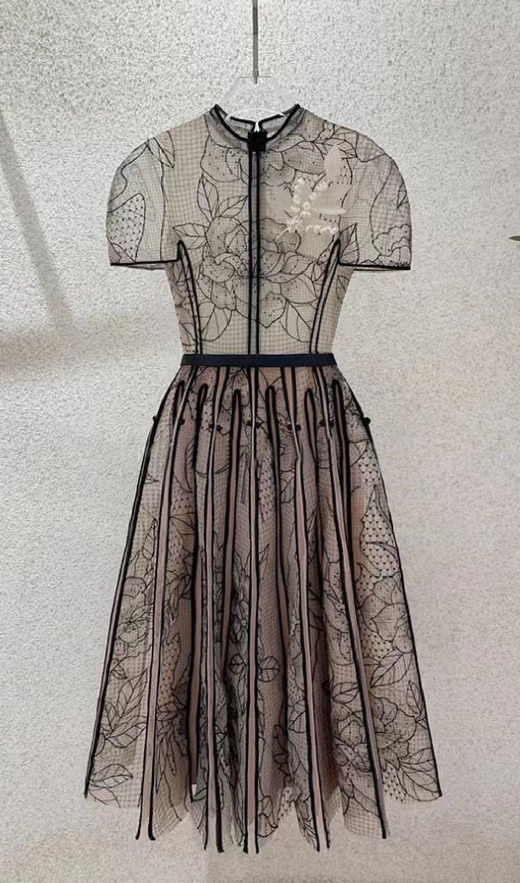 Polished Dress with an Effortless Classic Look