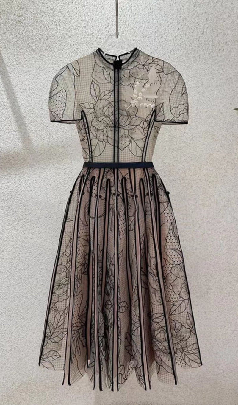 Polished Dress with an Effortless Classic Look