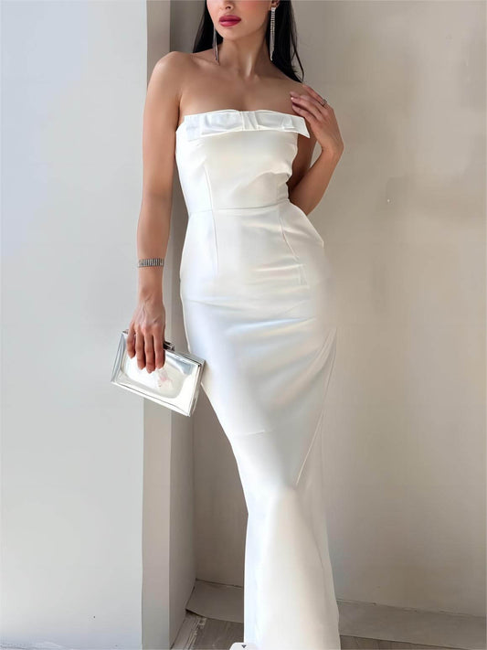 Beautifully Finished Dress in a Timeless Design