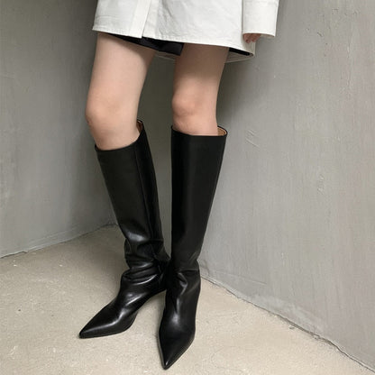 Well Tailored Garment with a Graceful Silhouette