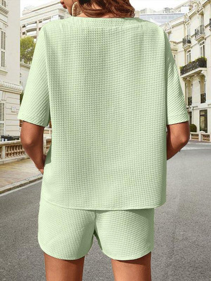 Well Tailored Shirt with a Graceful Silhouette