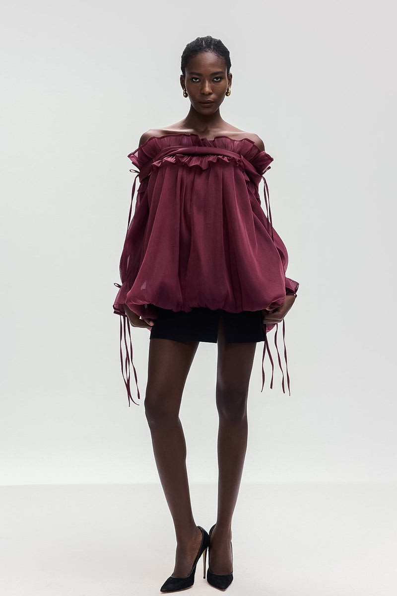Effortlessly Elegant Top with a Timeless Design