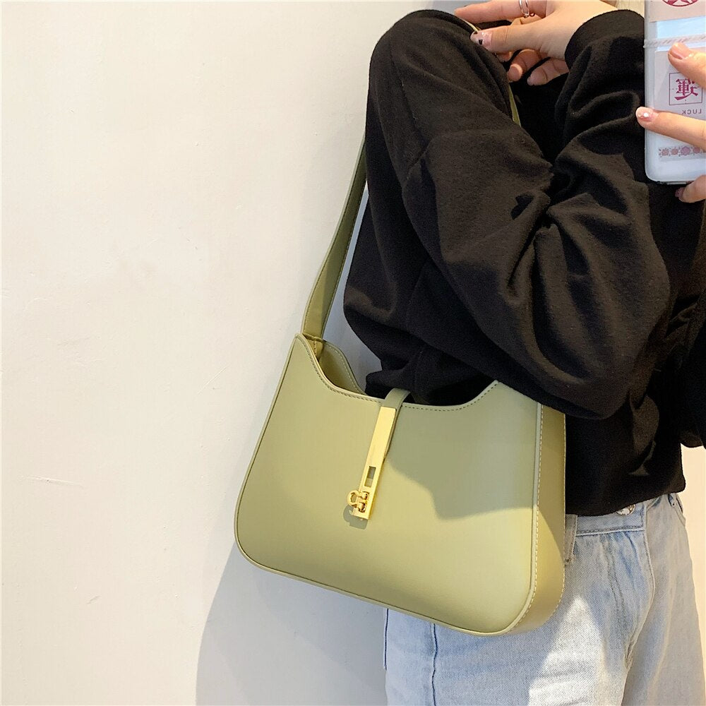Gracefully Styled Bag for Any Occasion