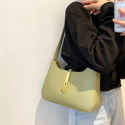 Gracefully Styled Bag for Any Occasion