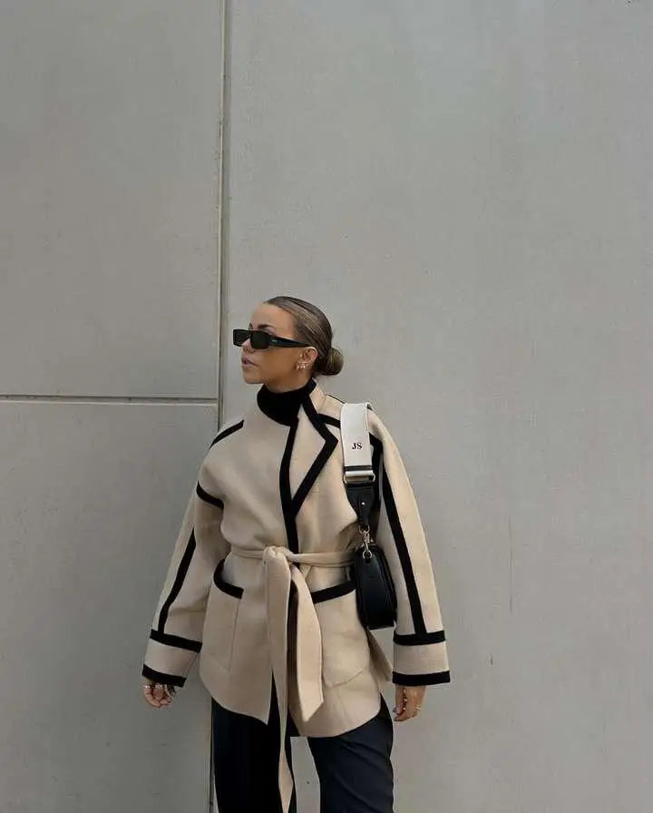 Effortlessly Elegant Coat with a Timeless Design