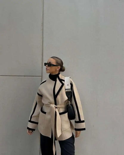 Effortlessly Elegant Coat with a Timeless Design