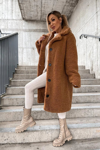 Beautifully Finished Coat in a Timeless Design