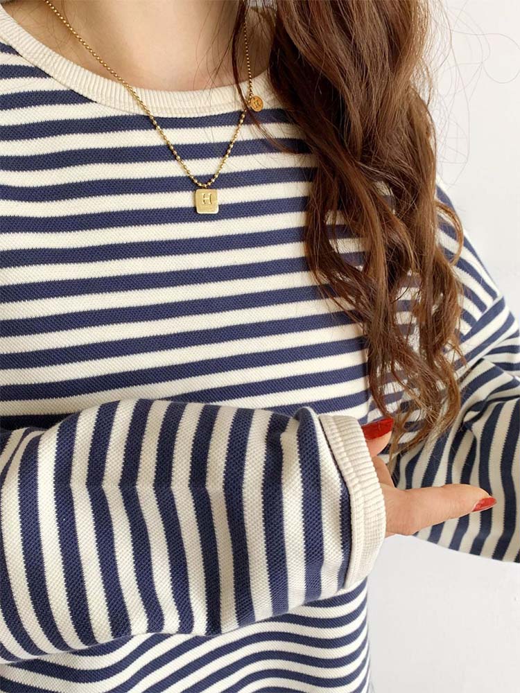 Gracefully Styled Pullover for Any Occasion