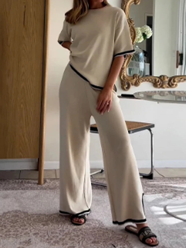 Well Tailored Pullover with a Graceful Silhouette