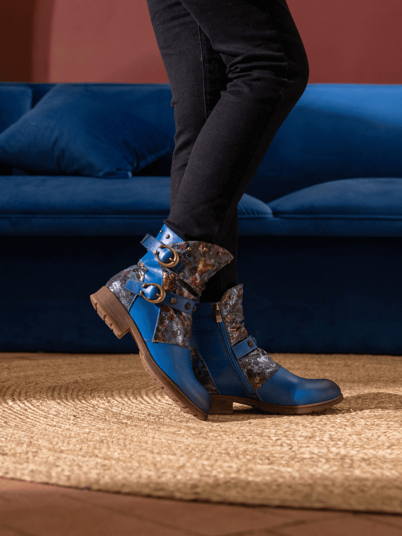 Classic Vintage Boots with a Flattering Fit