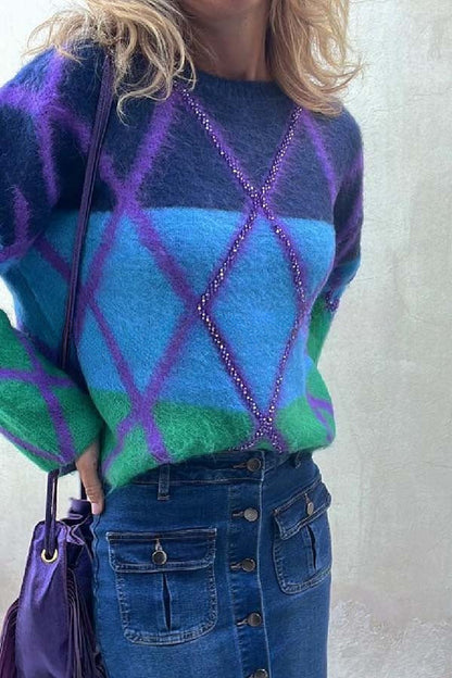 Effortlessly Elegant Sweater with a Timeless Design