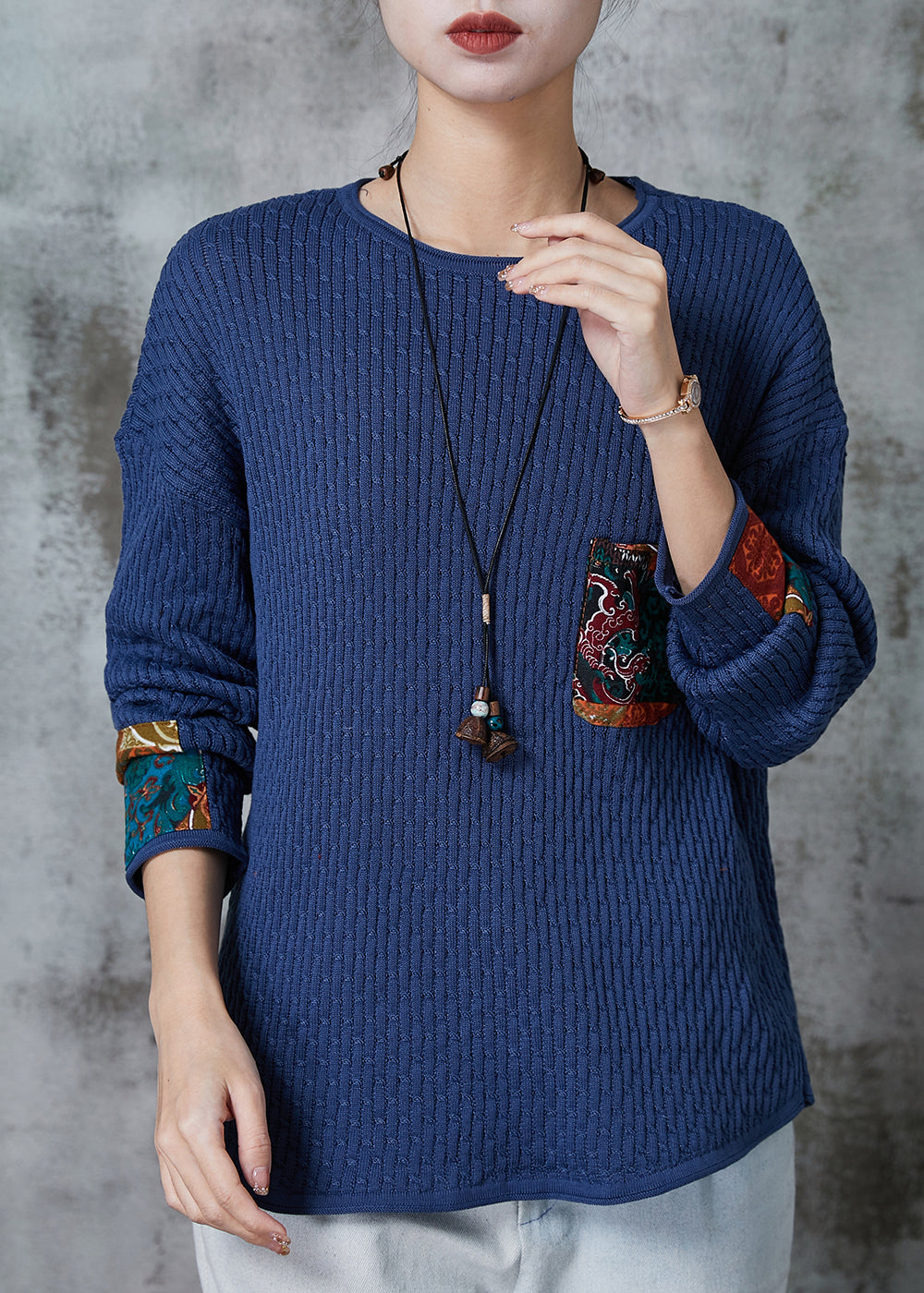 Effortlessly Elegant Sweater with a Timeless Design