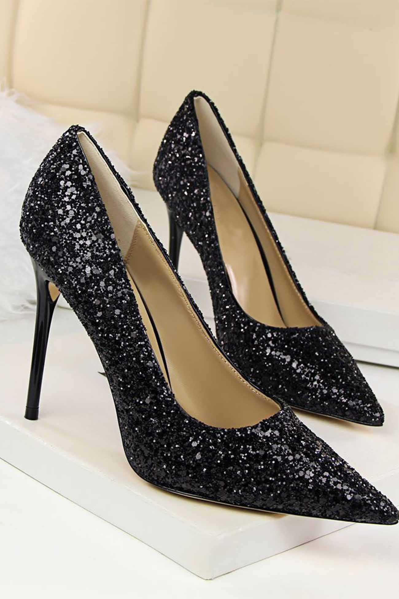 Classic Vintage Heels with a Flattering Fit