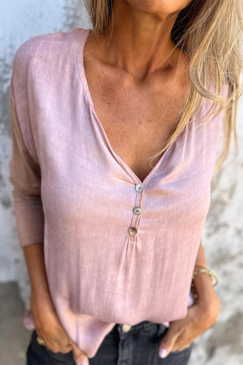 Effortlessly Elegant Top with a Timeless Design