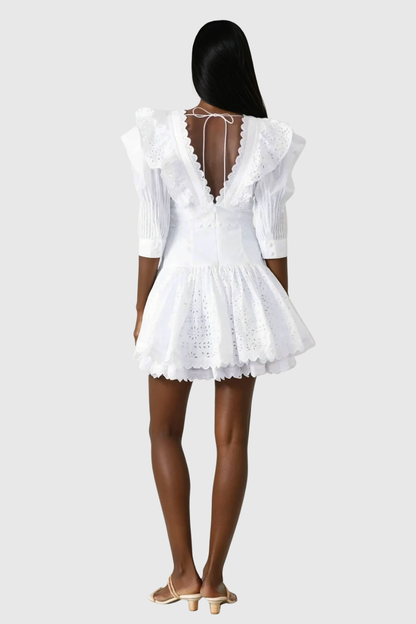 Effortlessly Elegant Dress with a Timeless Design