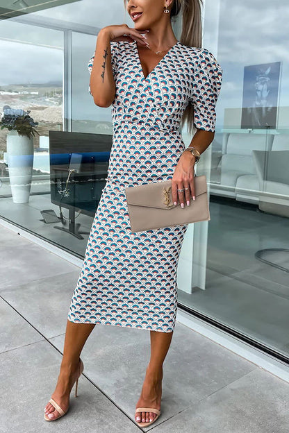 Beautifully Finished Dress in a Timeless Design