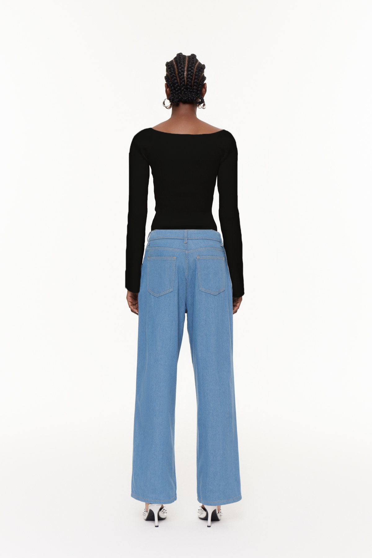 Beautifully Finished Top in a Timeless Design