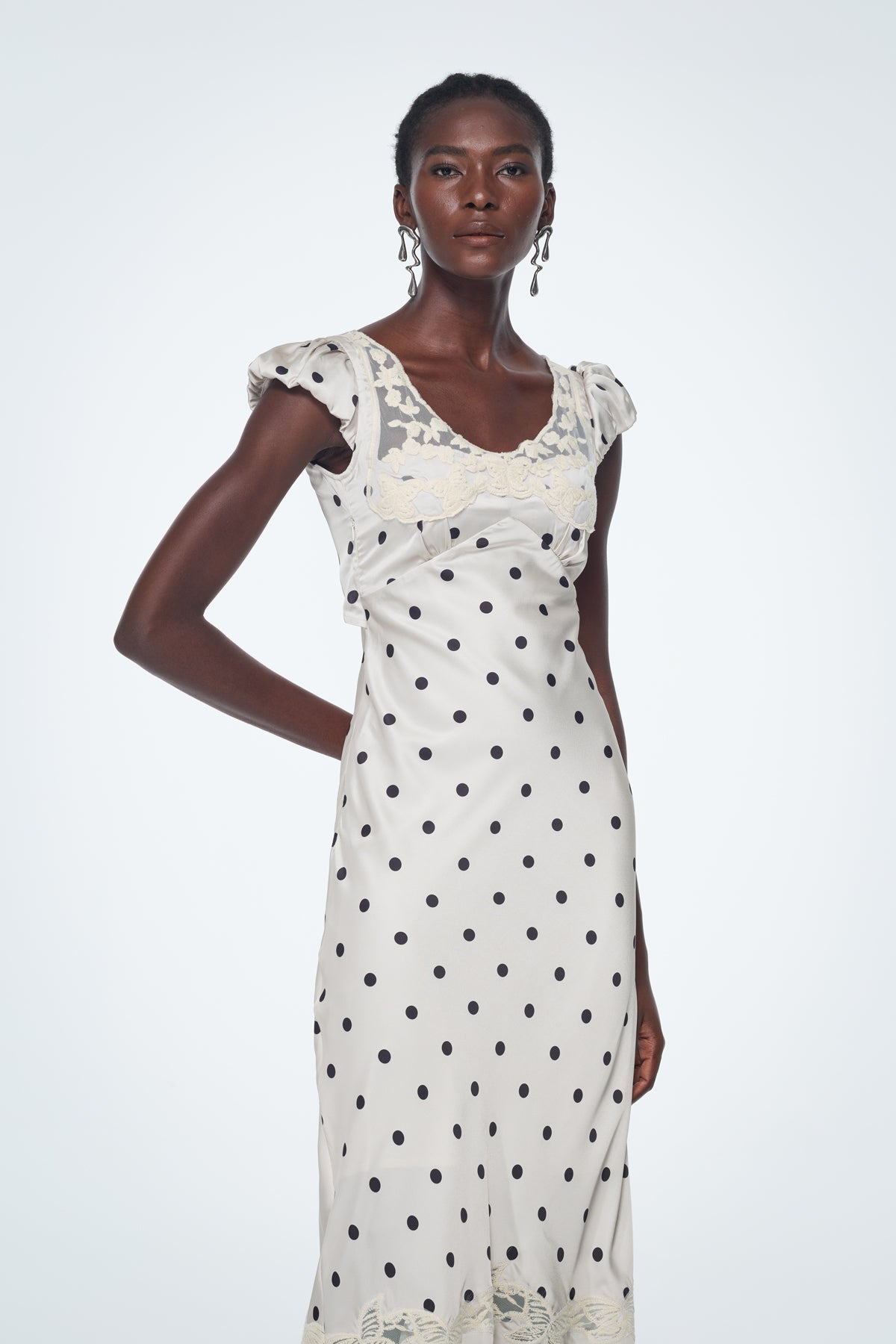 Sophisticated Dress with a Clean Classic Look